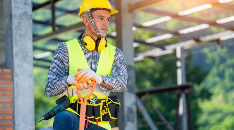 Professional gutter cleaning in Tallapoosa, MO